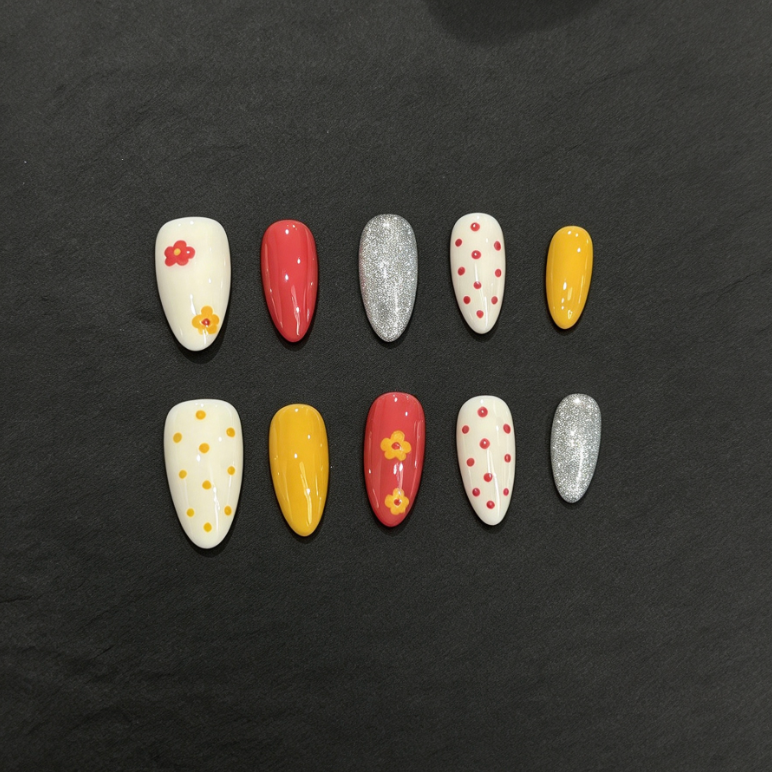 FLORIN 复古撞色波点小花手工穿戴甲